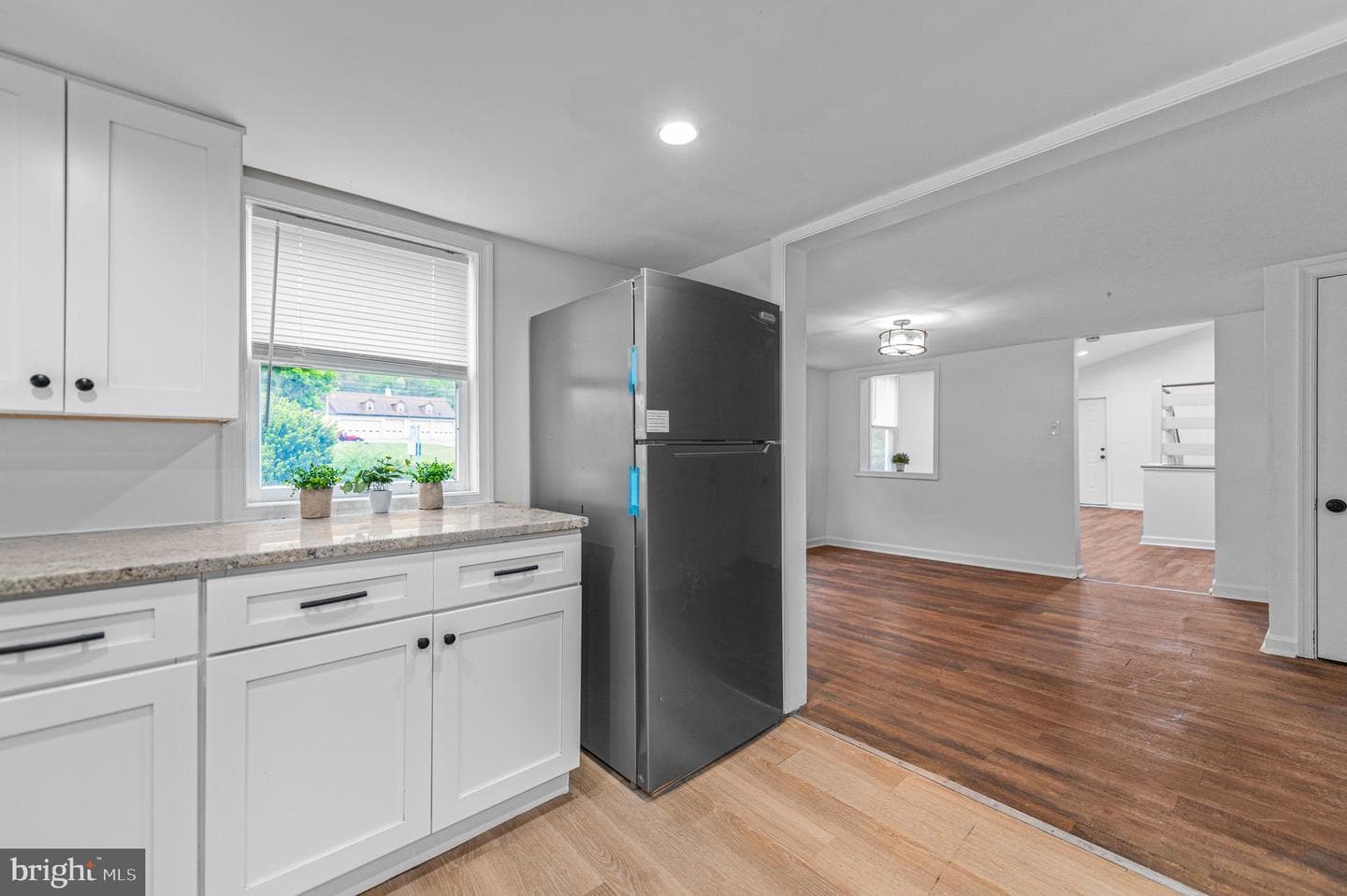 1402 Valley Road photo 7