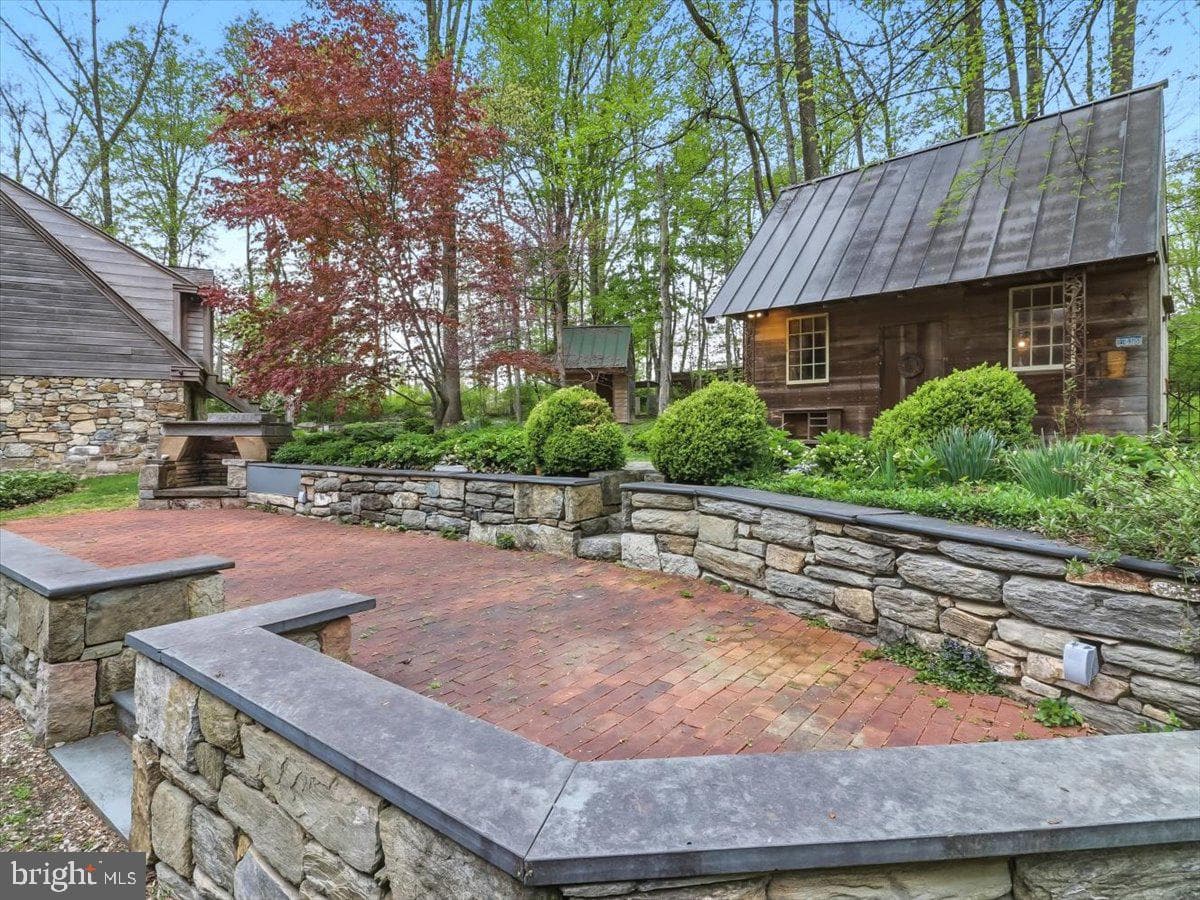 3063 Creek Road photo 9