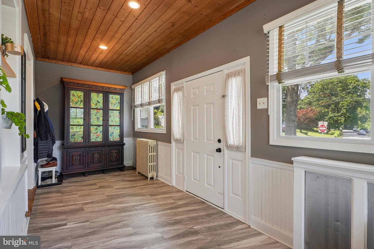 971 Henry Avenue photo 3