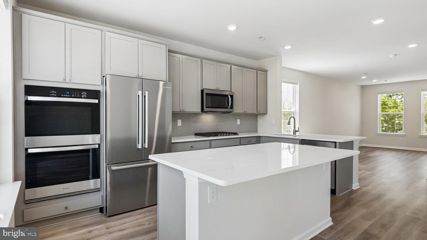 250 Smithworks Boulevard photo 11