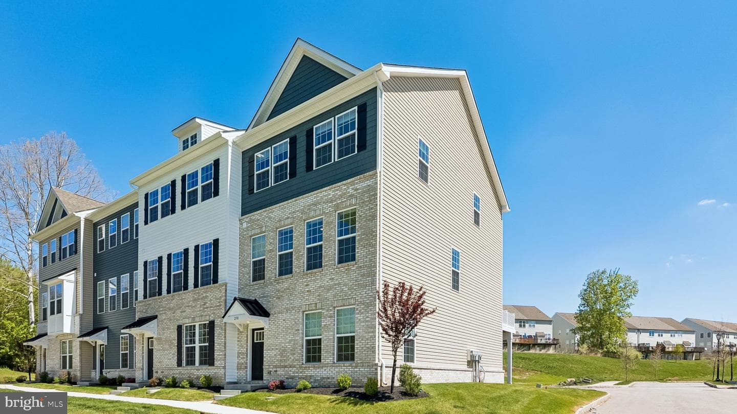 250 Smithworks Boulevard photo 2