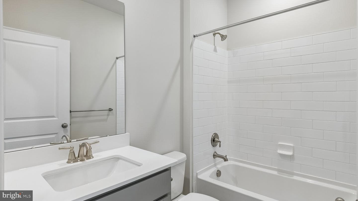 250 Smithworks Boulevard photo 21