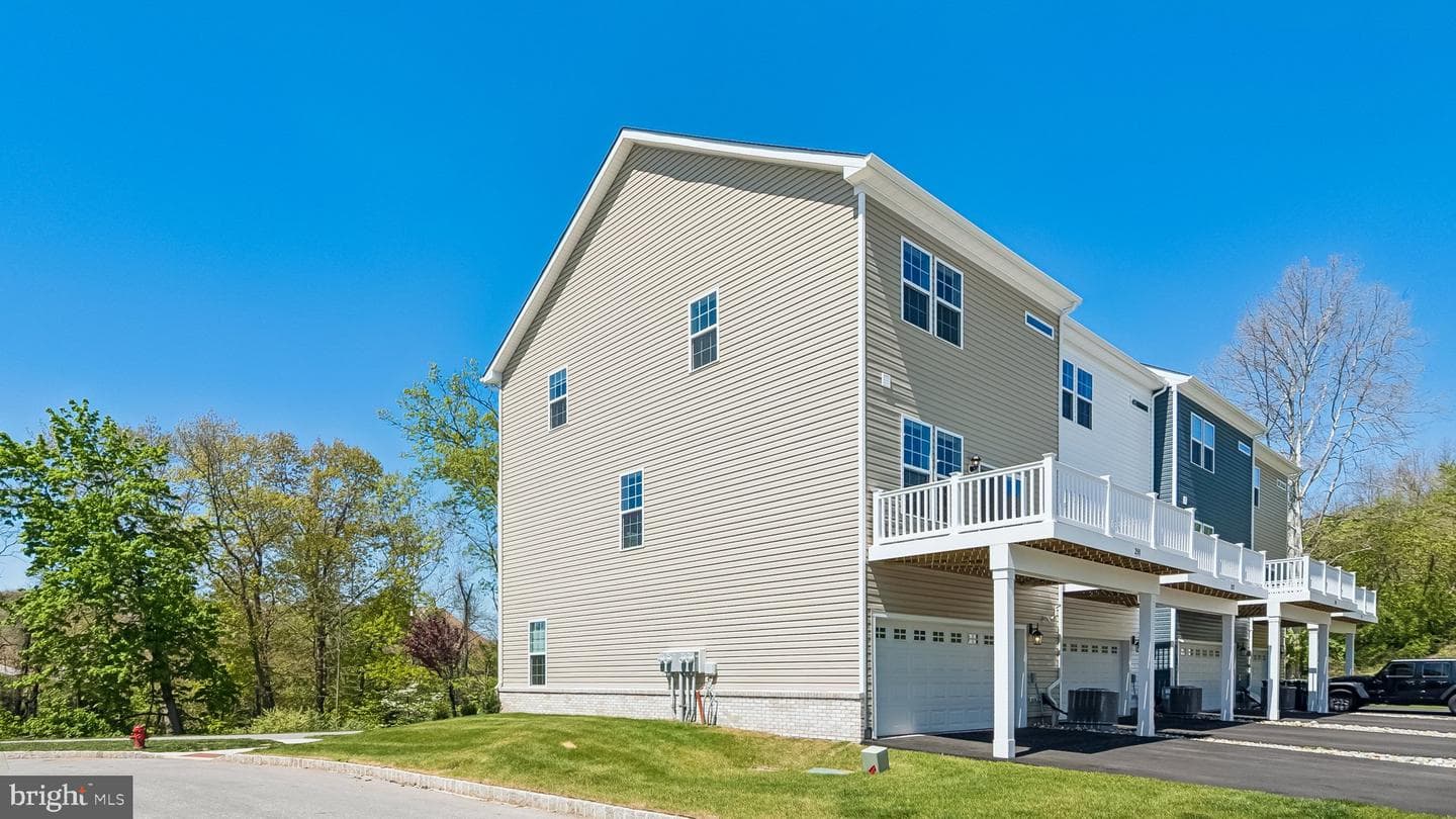 250 Smithworks Boulevard photo 31