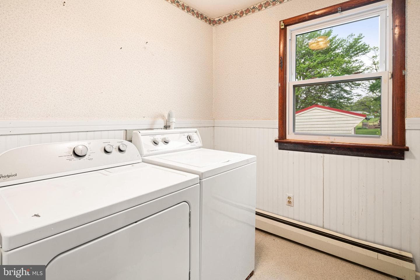 557 Media Road photo 8