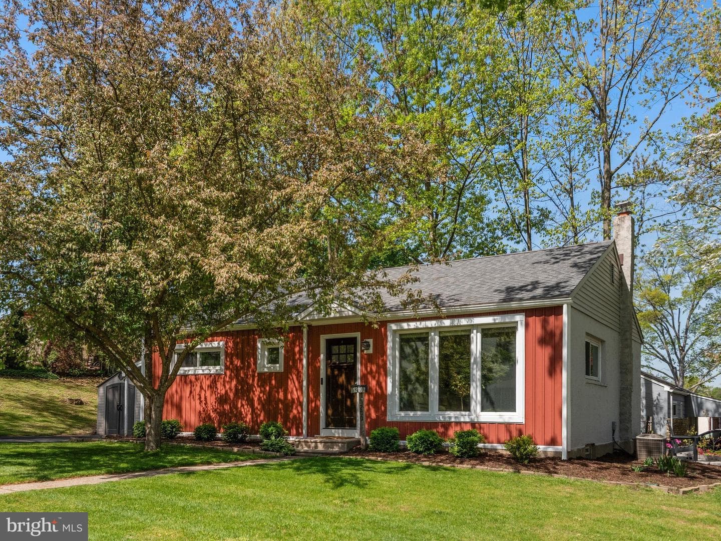1200 Tyler Avenue photo 6
