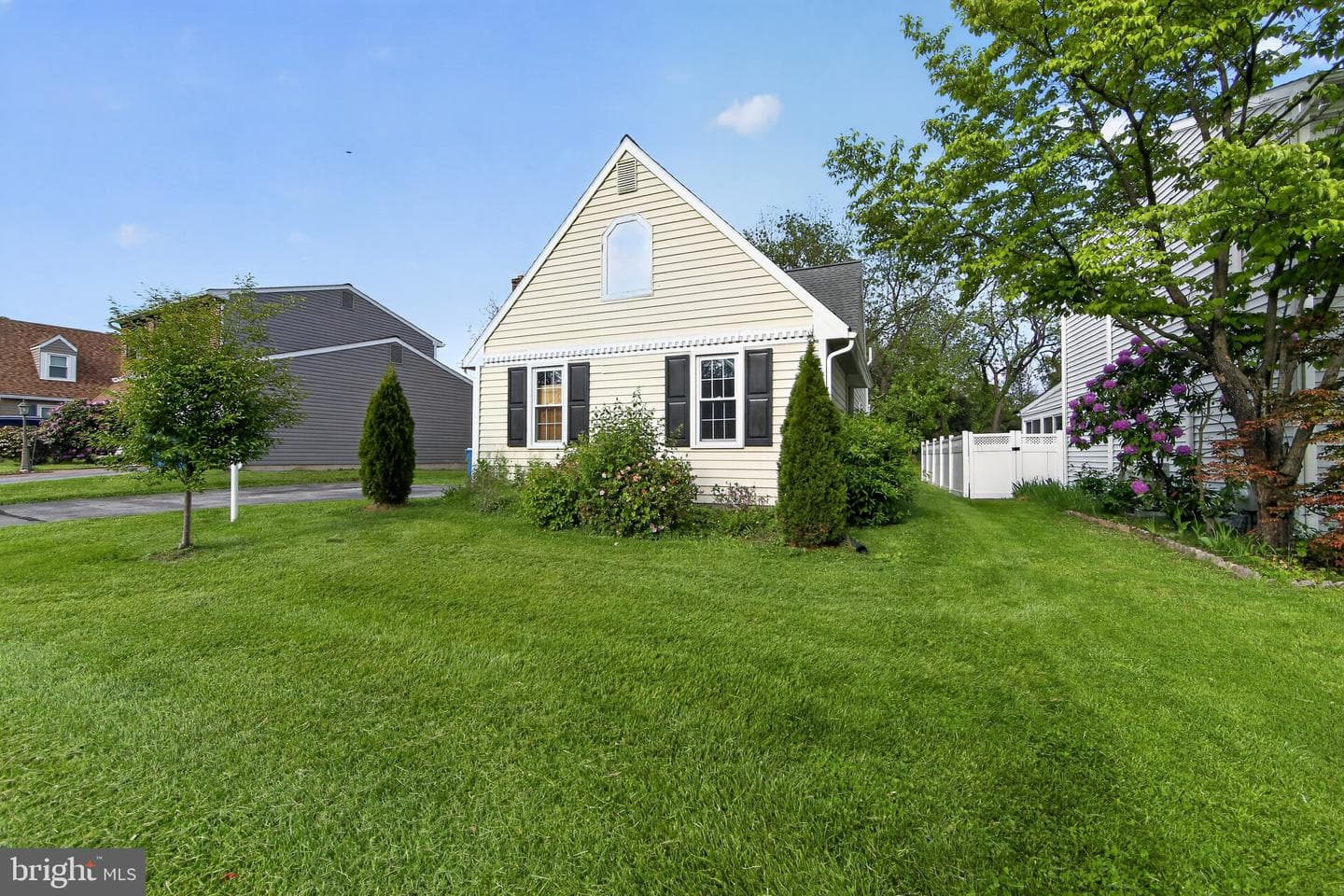 192 Plaza Drive photo 4