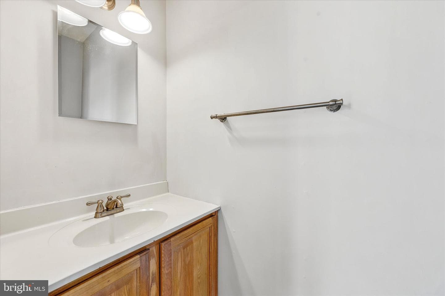 3815 Hazelwood Avenue photo 11