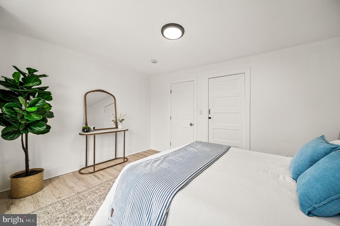 211 Morris Street photo 12