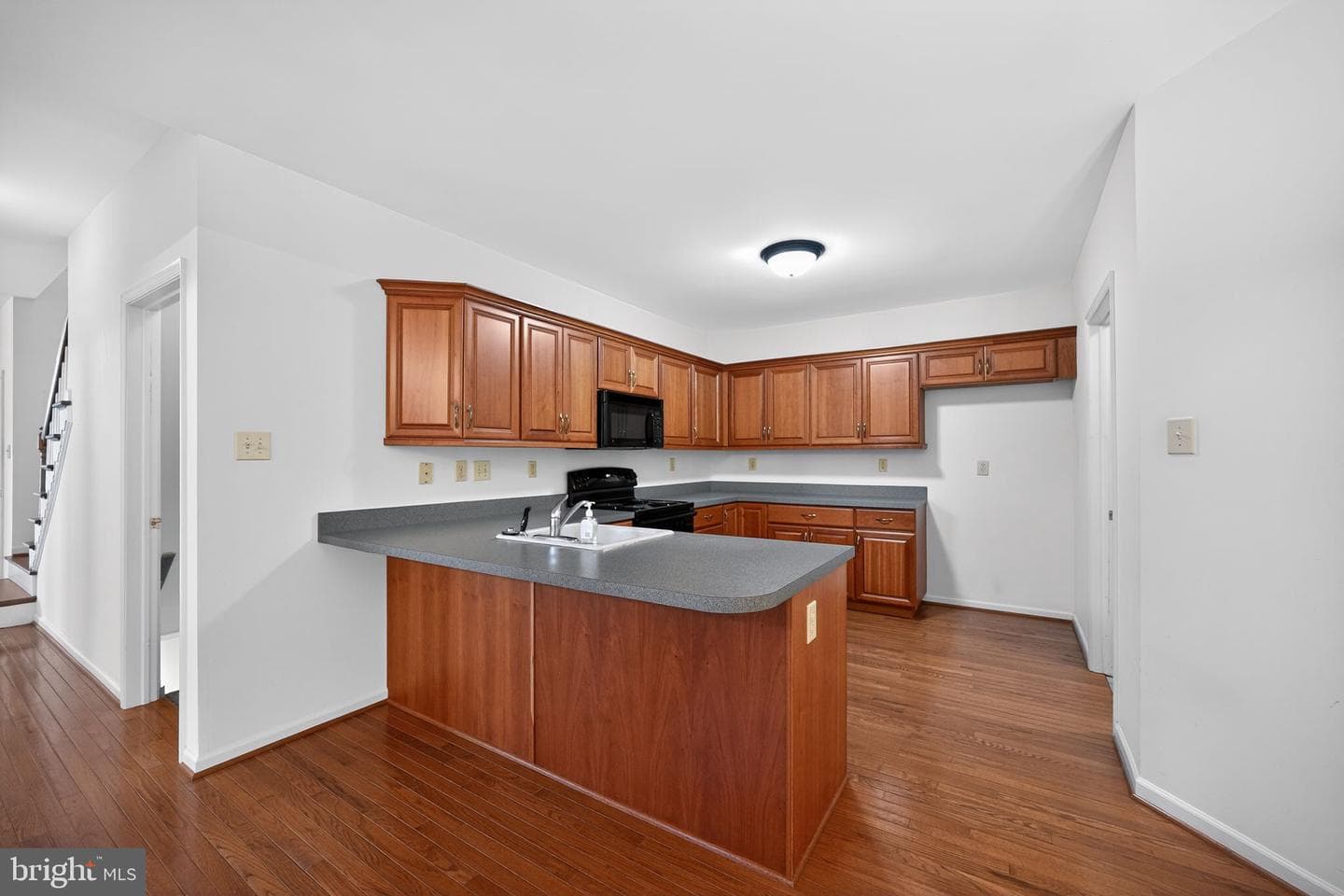 530 Gramercy Lane photo 9