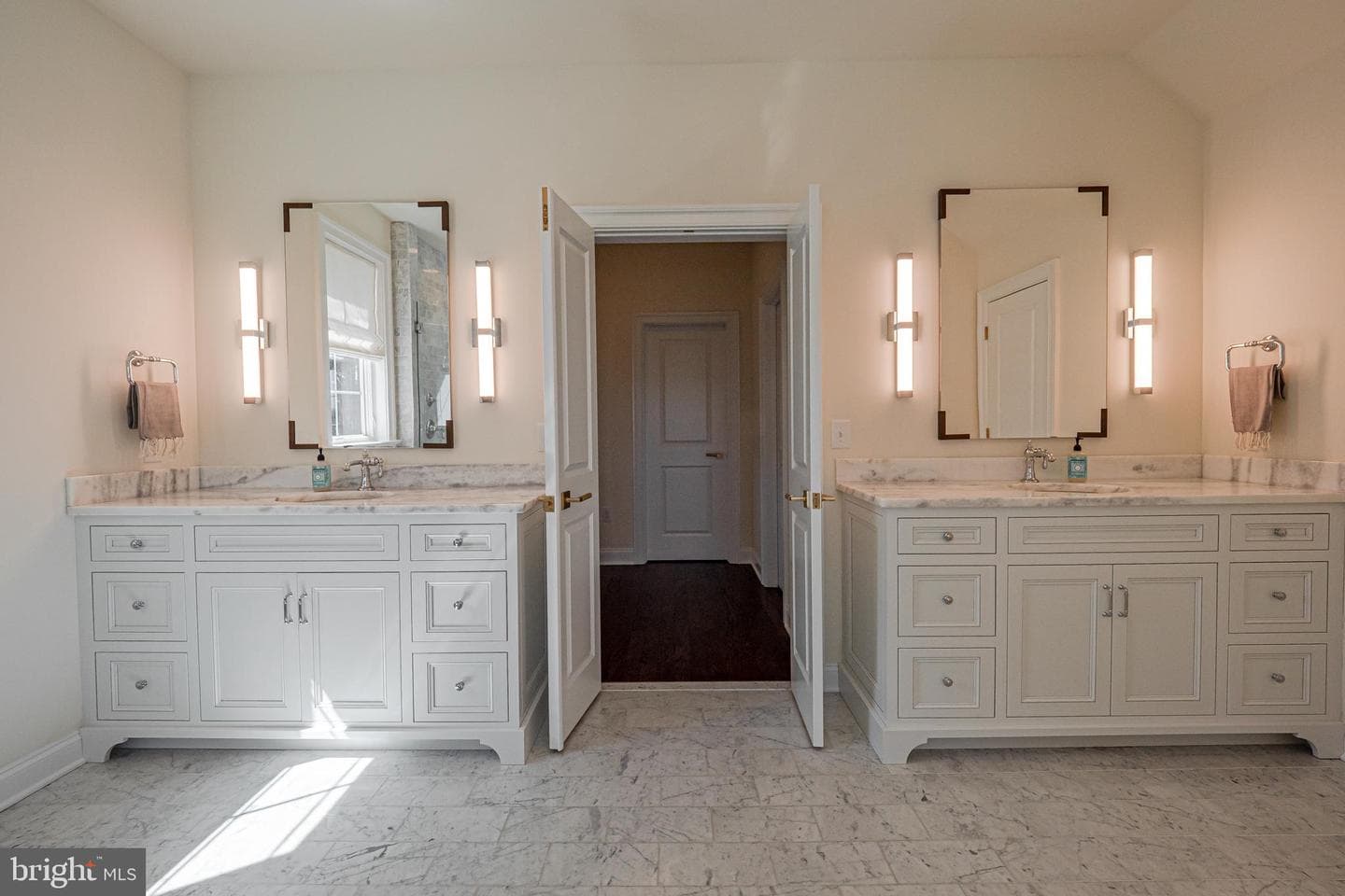 1346 Carolannes Way photo 20