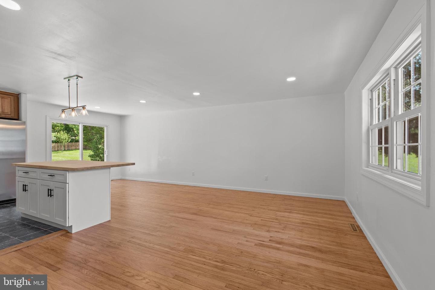 970 Kingsway Drive photo 13
