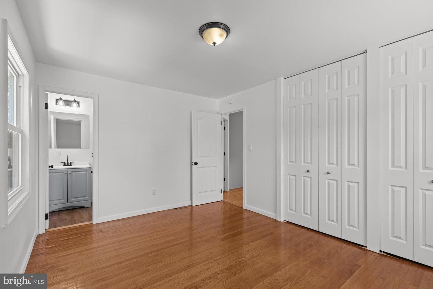 970 Kingsway Drive photo 29