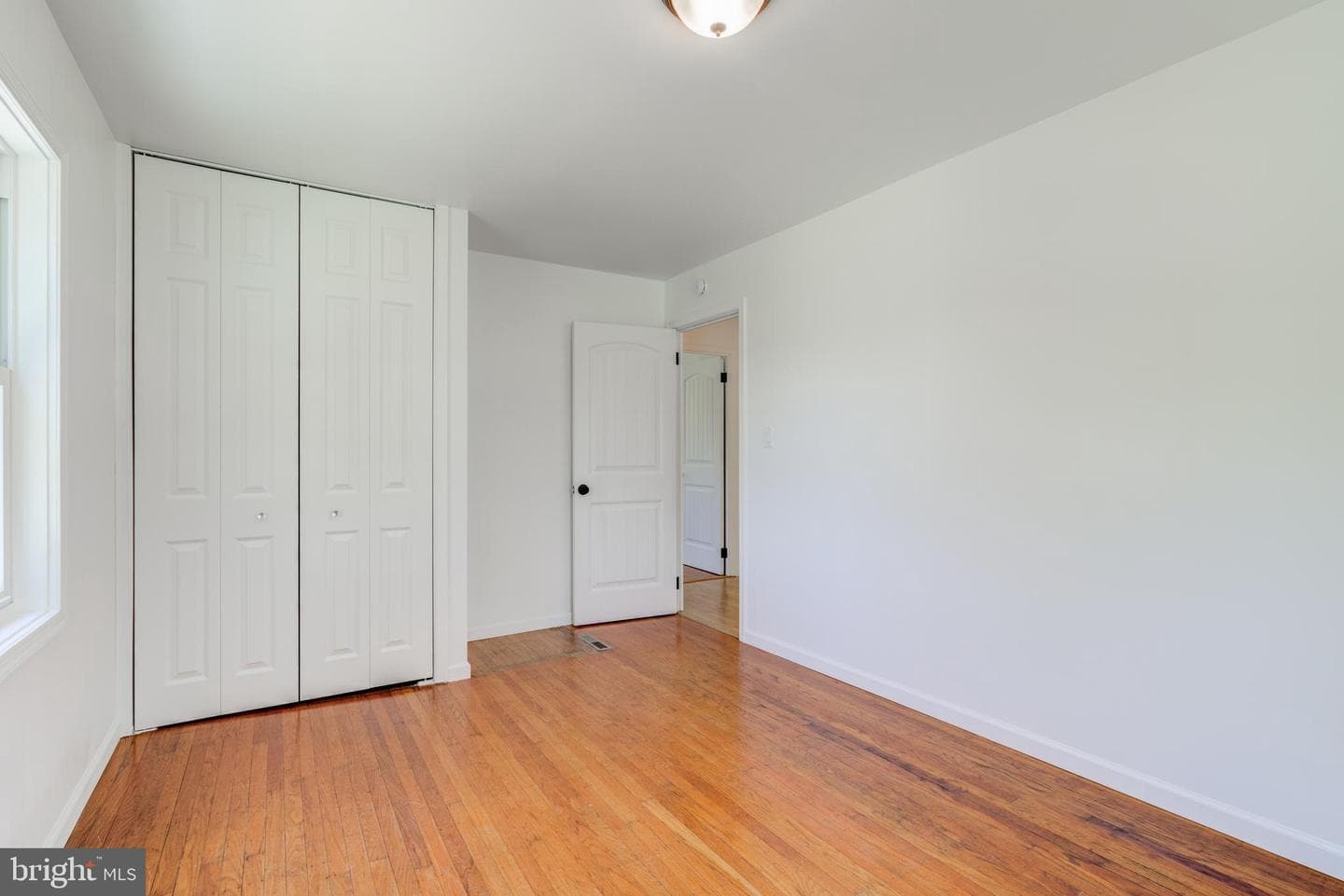 970 Kingsway Drive photo 37