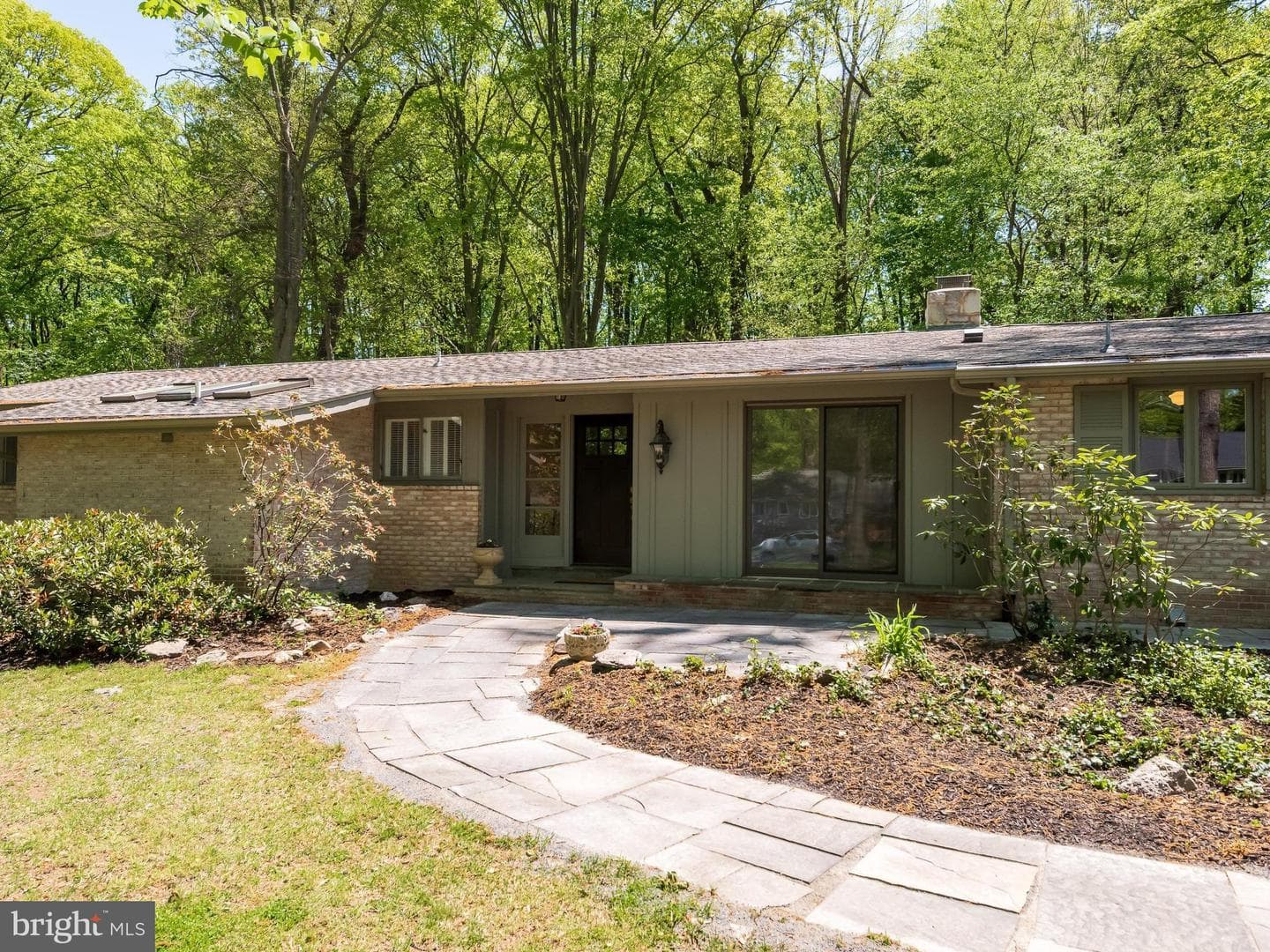 12 Woodland Circle photo 3