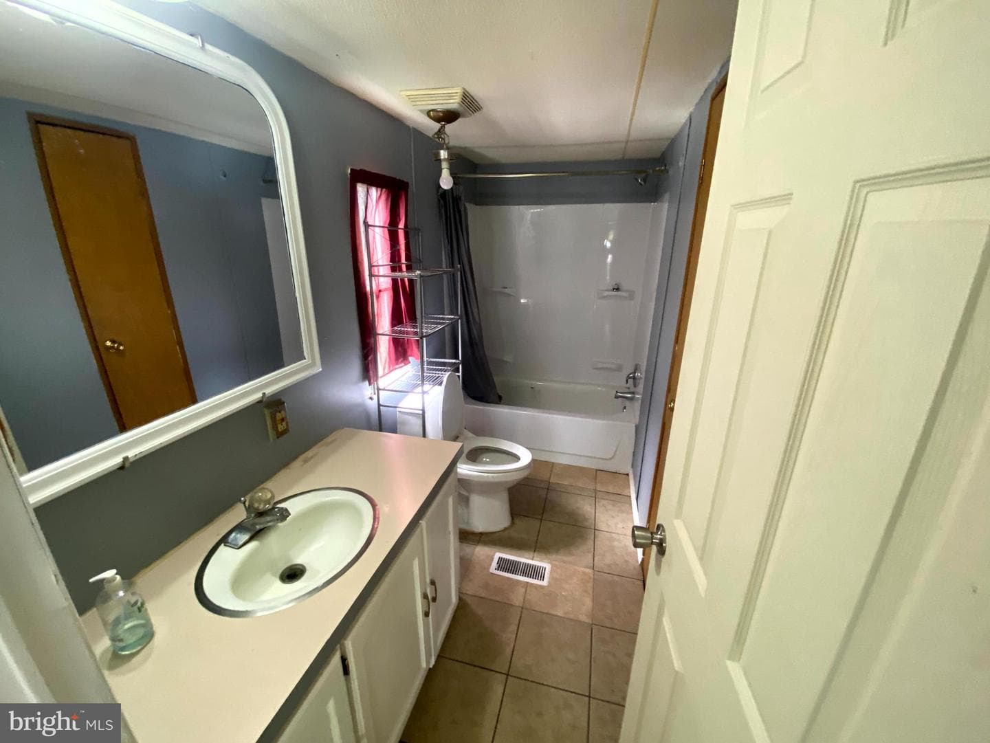 6 Londonderry Court photo 9