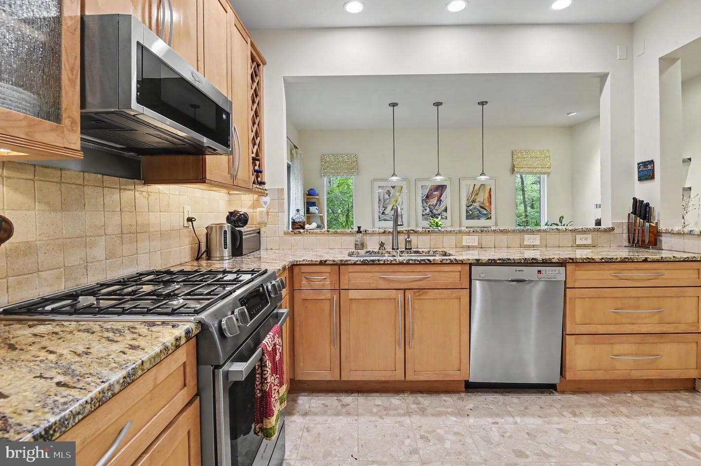 8 Adams Way photo 7