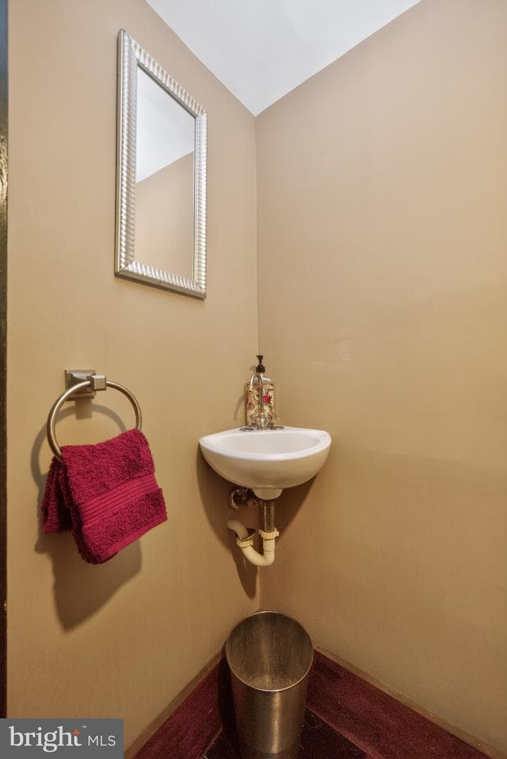 340 W Miner Street photo 18