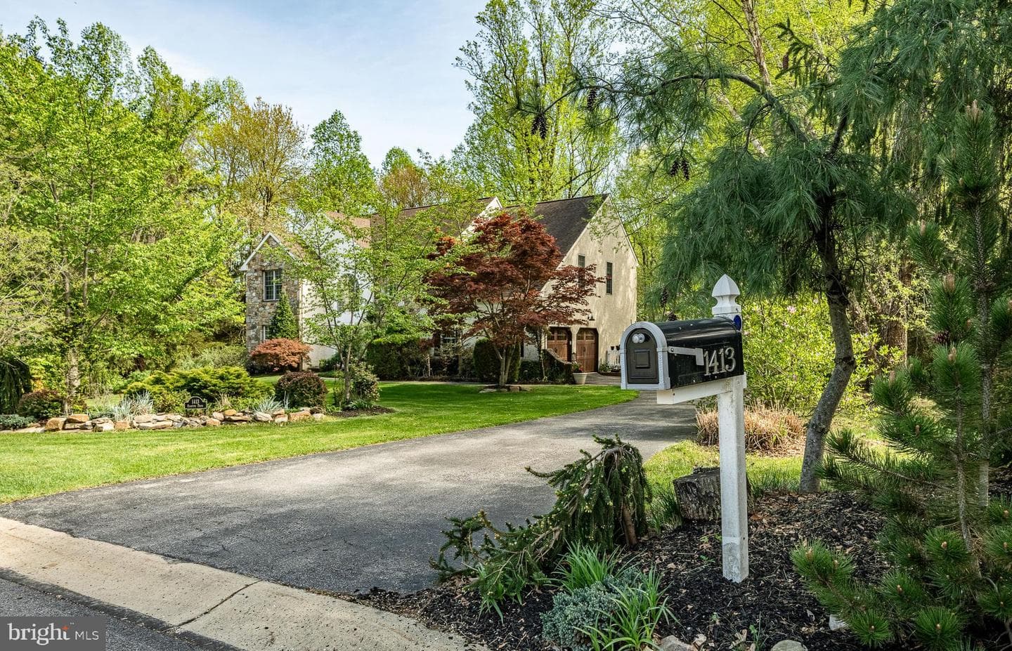 1413 Hampton Drive photo 2