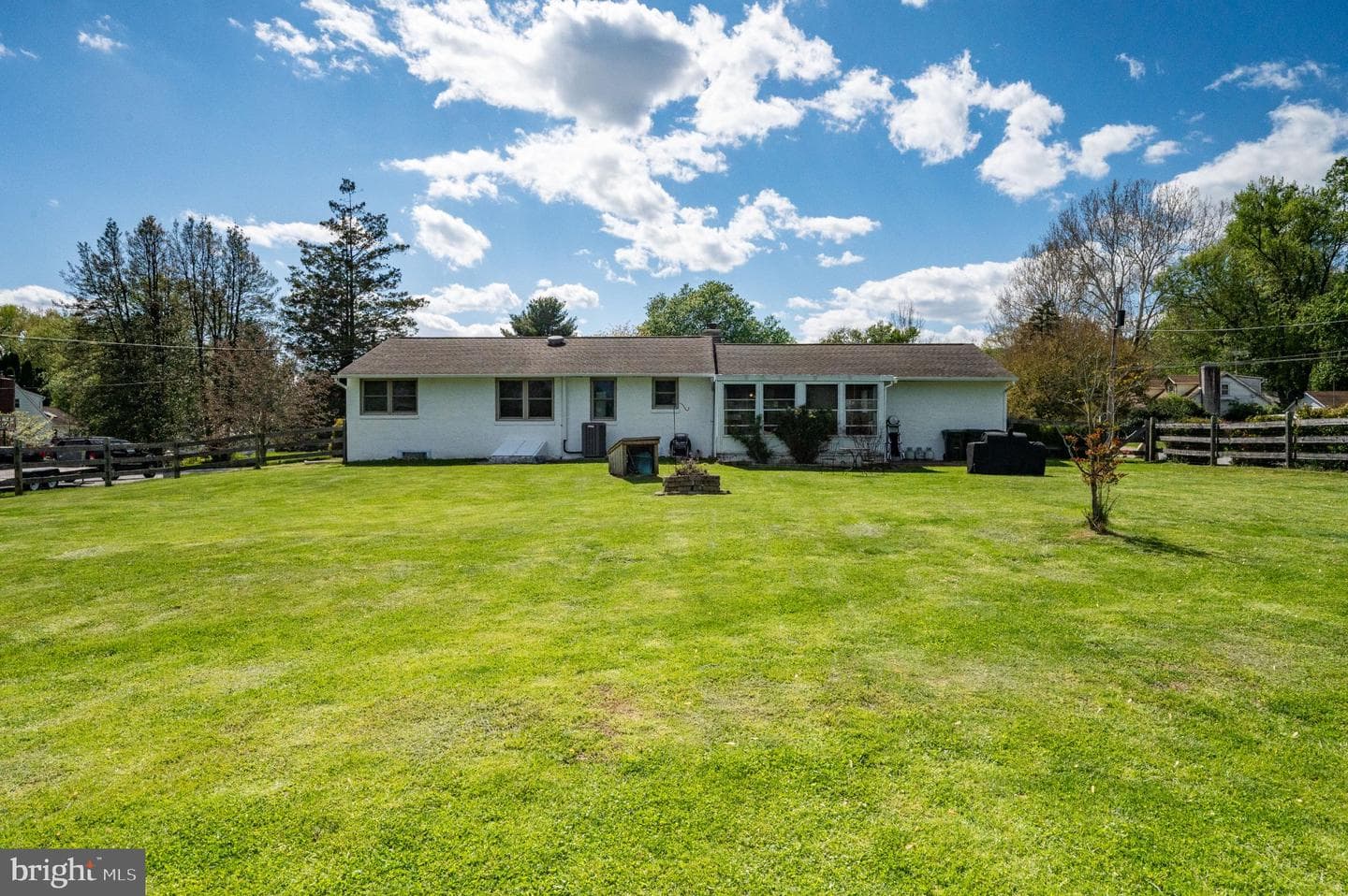291 Watson Avenue photo 38