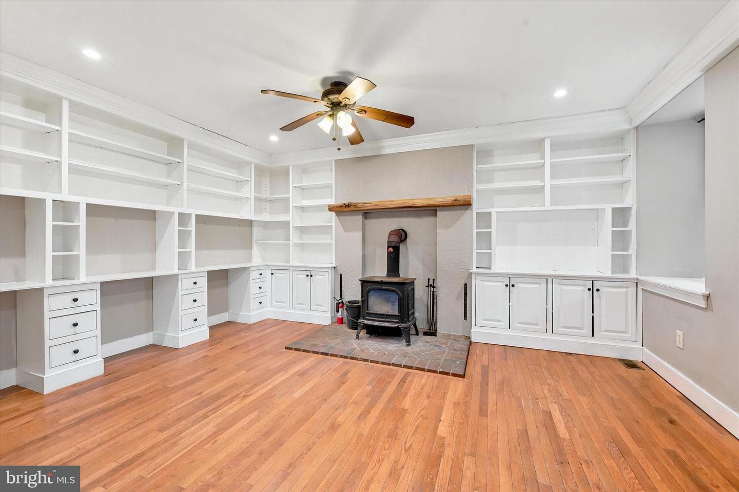 1255 Valley Road photo 9