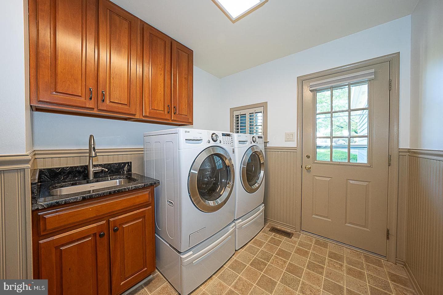 30 Spring Hill Lane photo 30