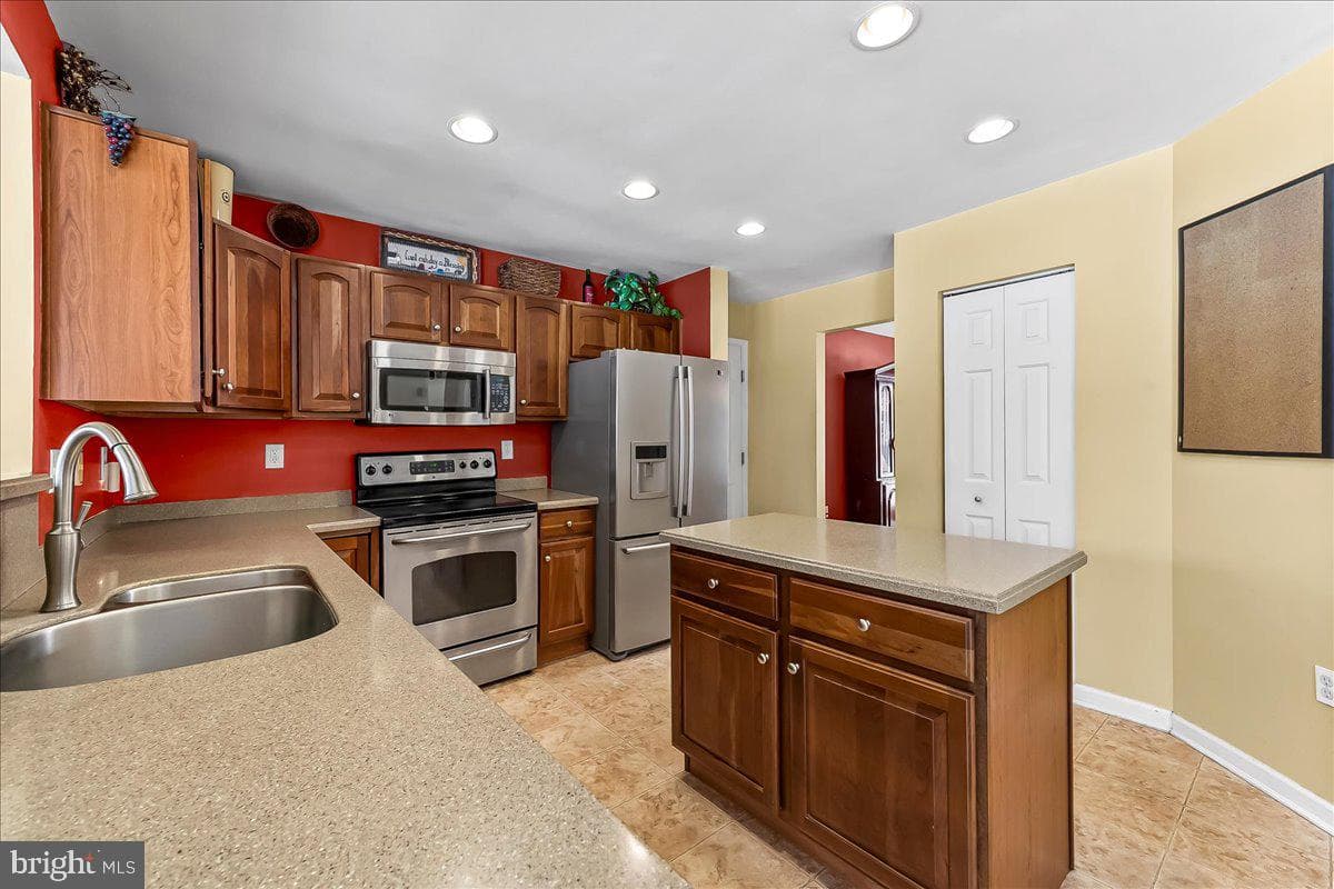 126 Hemlock Drive photo 12