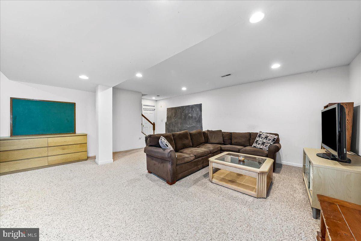 126 Hemlock Drive photo 32