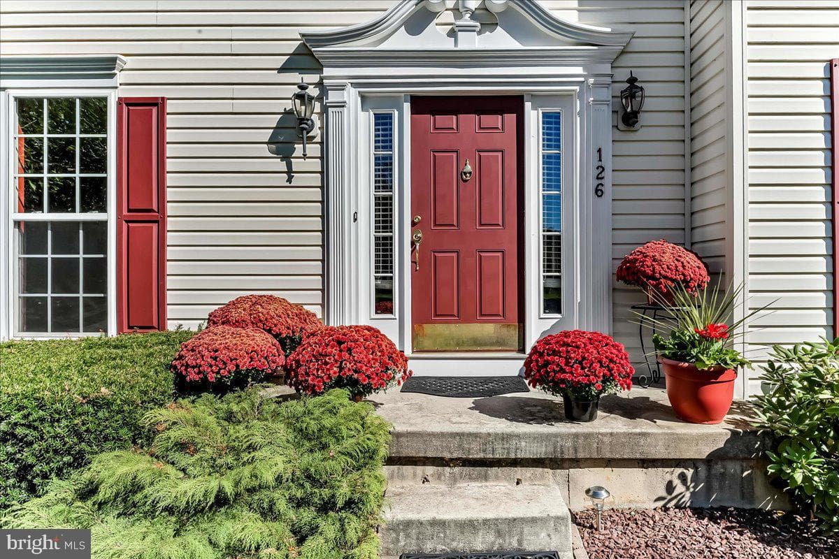 126 Hemlock Drive photo 33