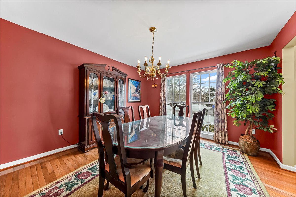 126 Hemlock Drive photo 4