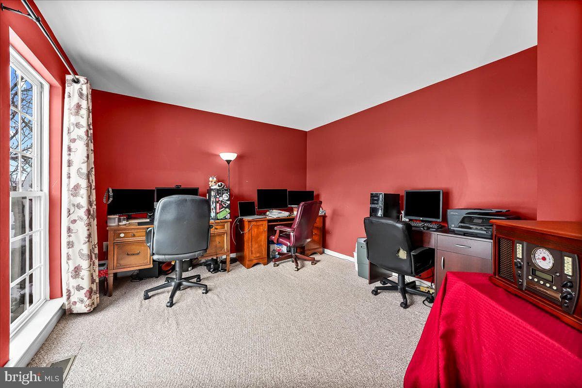 126 Hemlock Drive photo 7