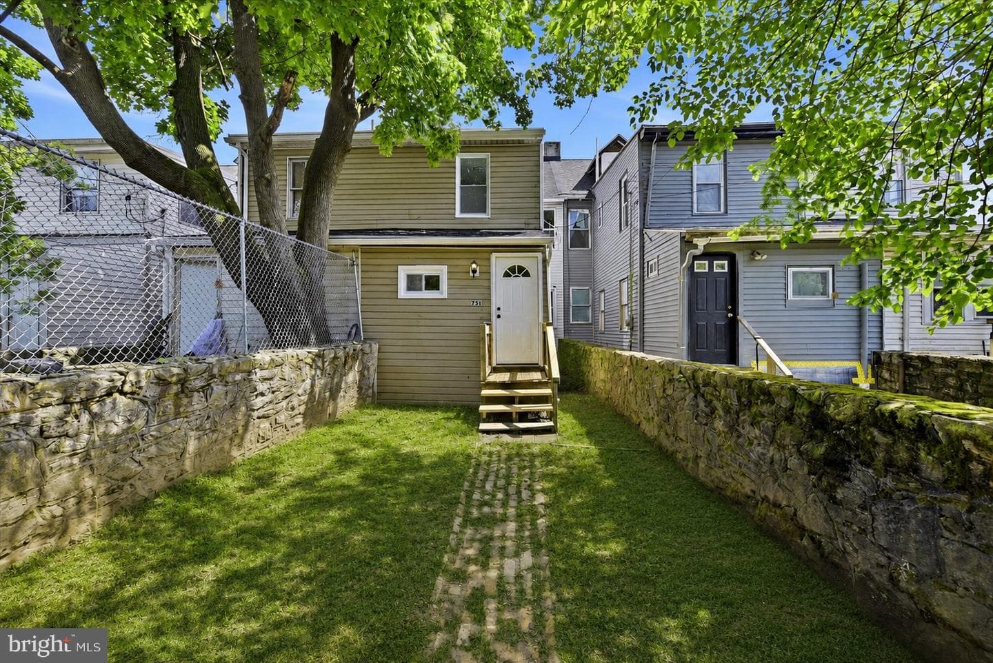 751 E Lincoln Highway photo 15