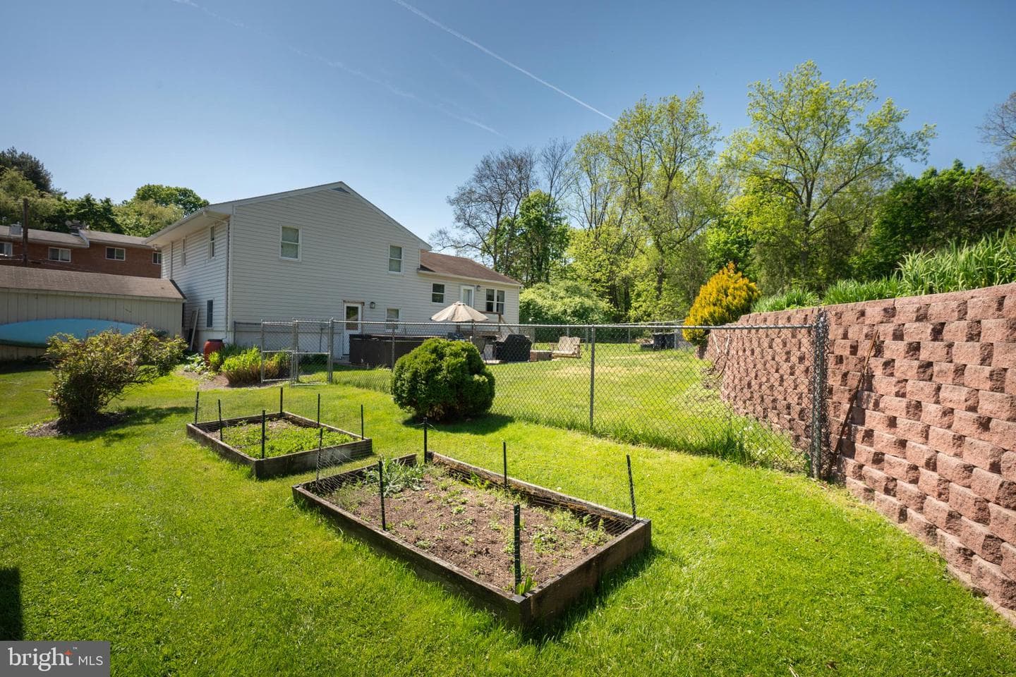 233 Poplar Street photo 8