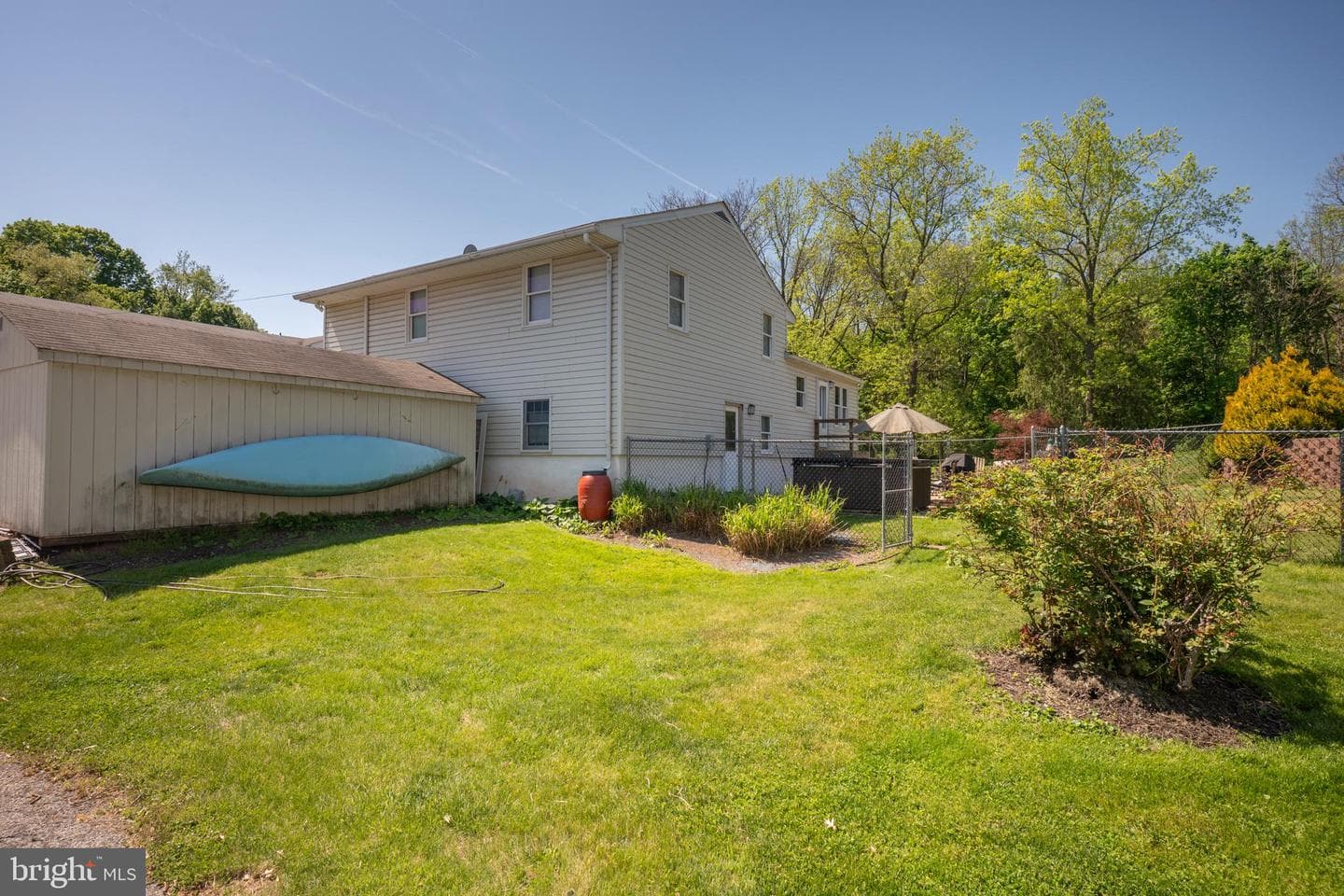 233 Poplar Street photo 9
