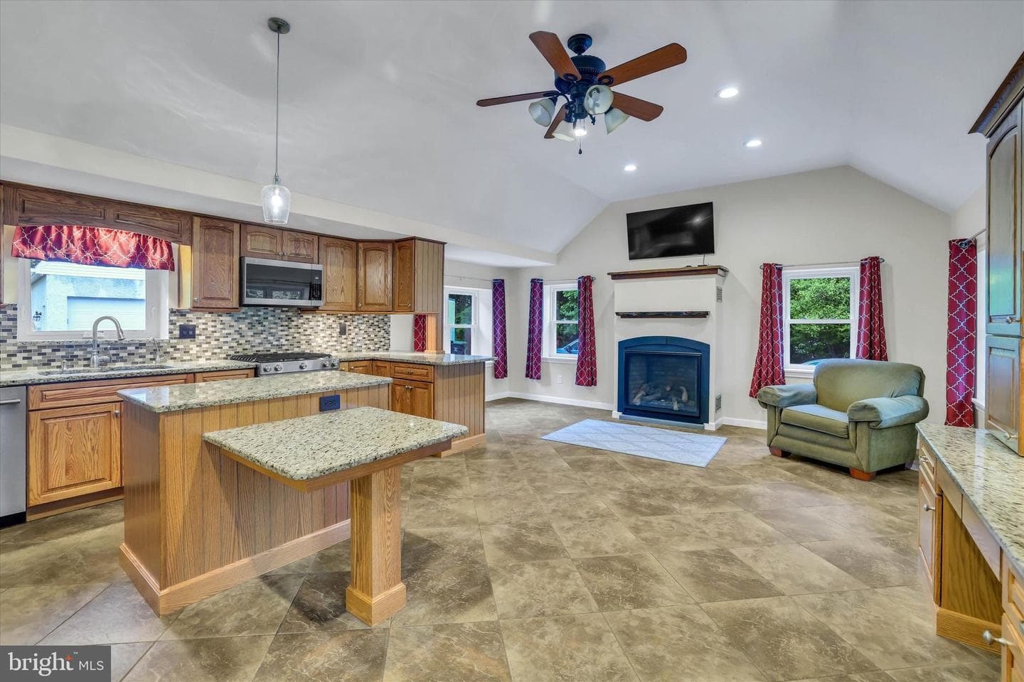 1014 N Bailey Road photo 5