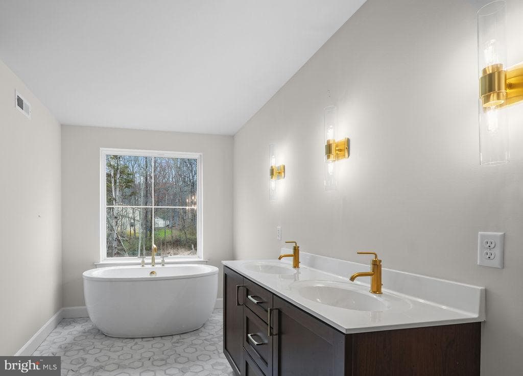 69 Ruth Avenue photo 26
