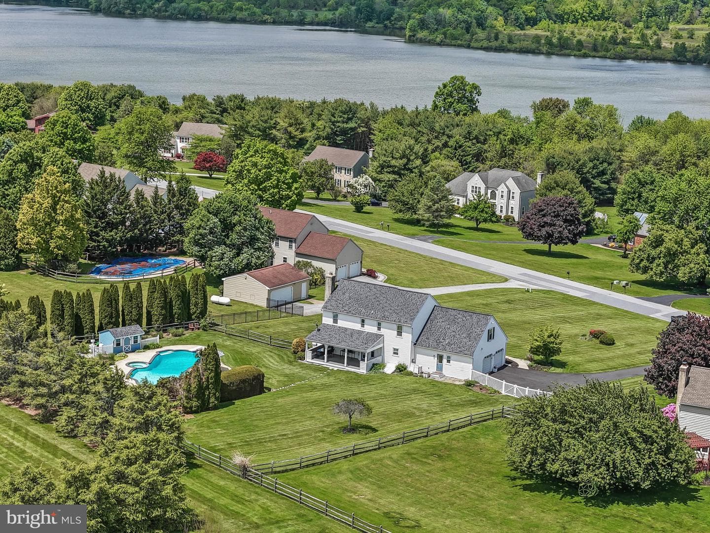 152 Shore Line Drive photo 57