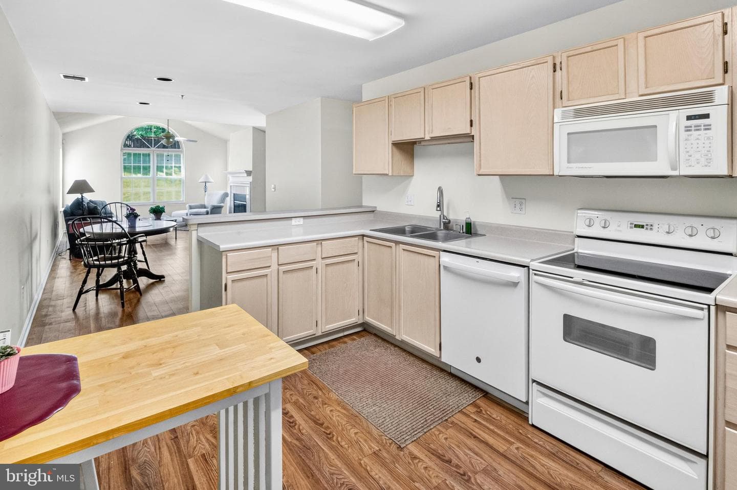 147 Village Way photo 13