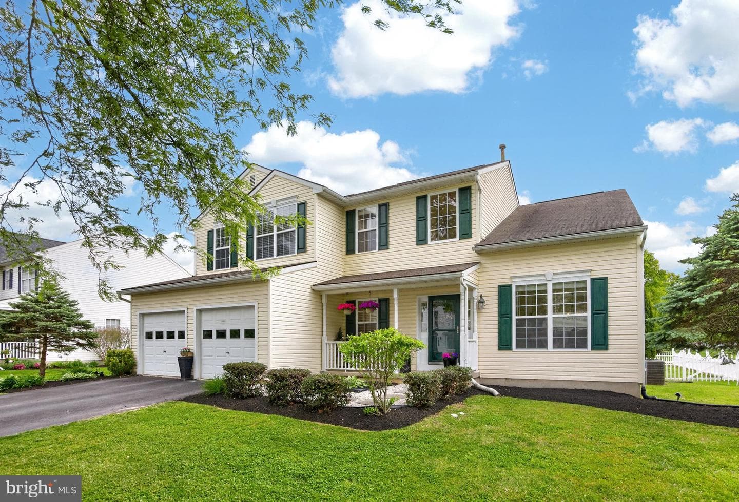 25 N Danbury Circle