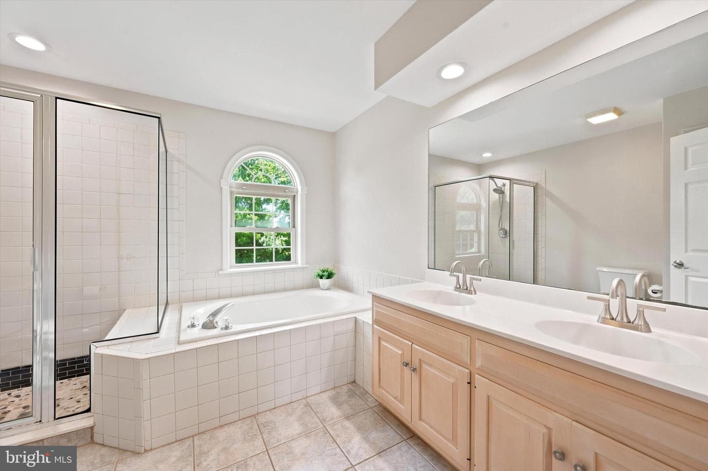 103 Raintree Lane photo 33