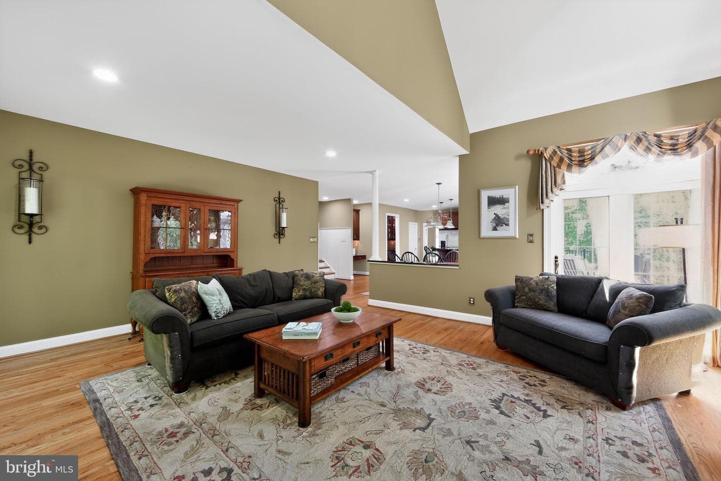 1315 Richmond Place photo 17