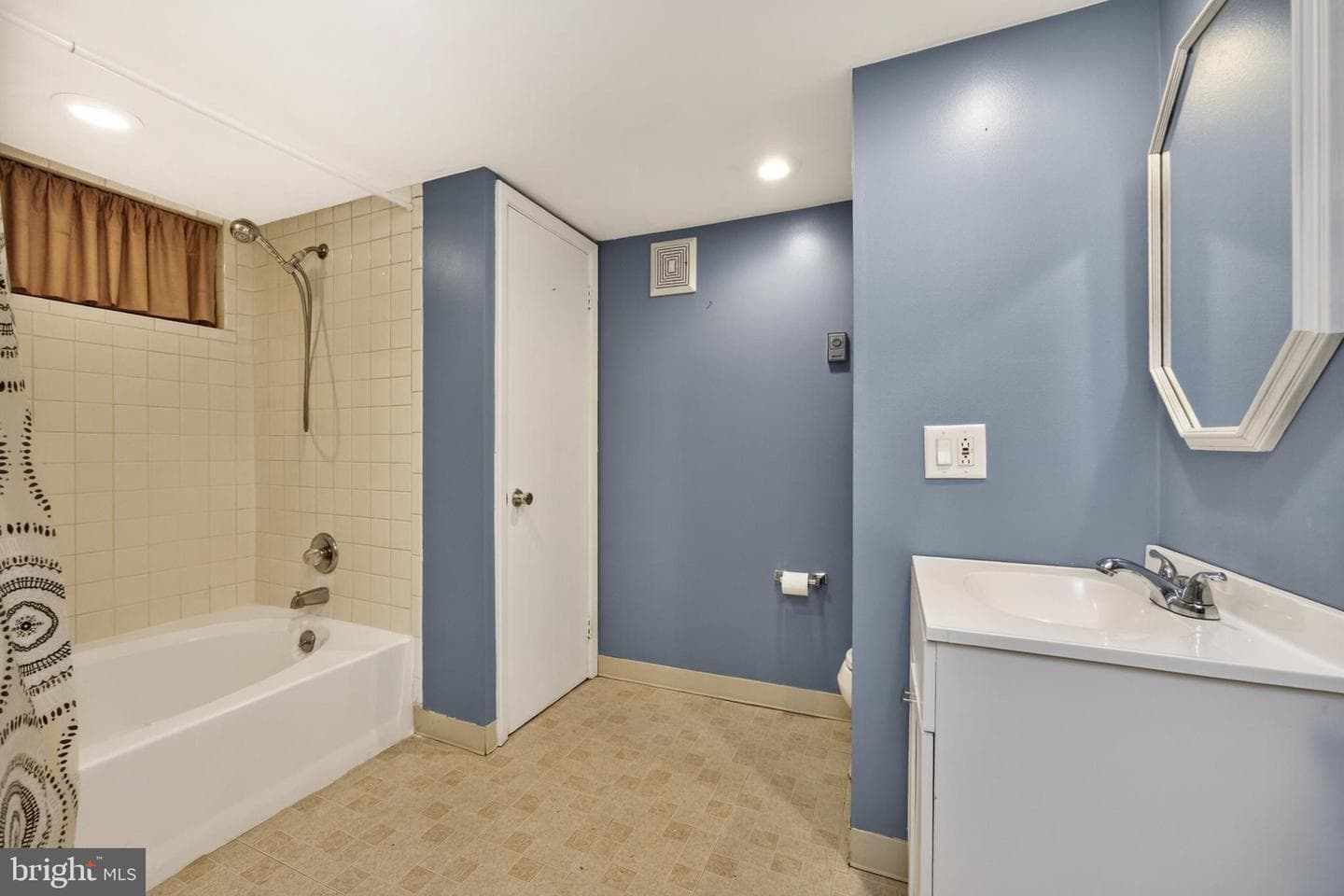 1121 Vermont Lane photo 27