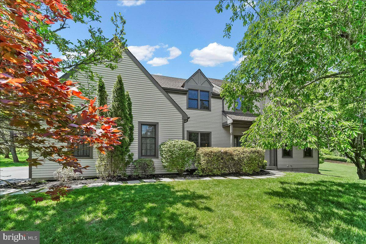 81 Rosemary Lane photo 1