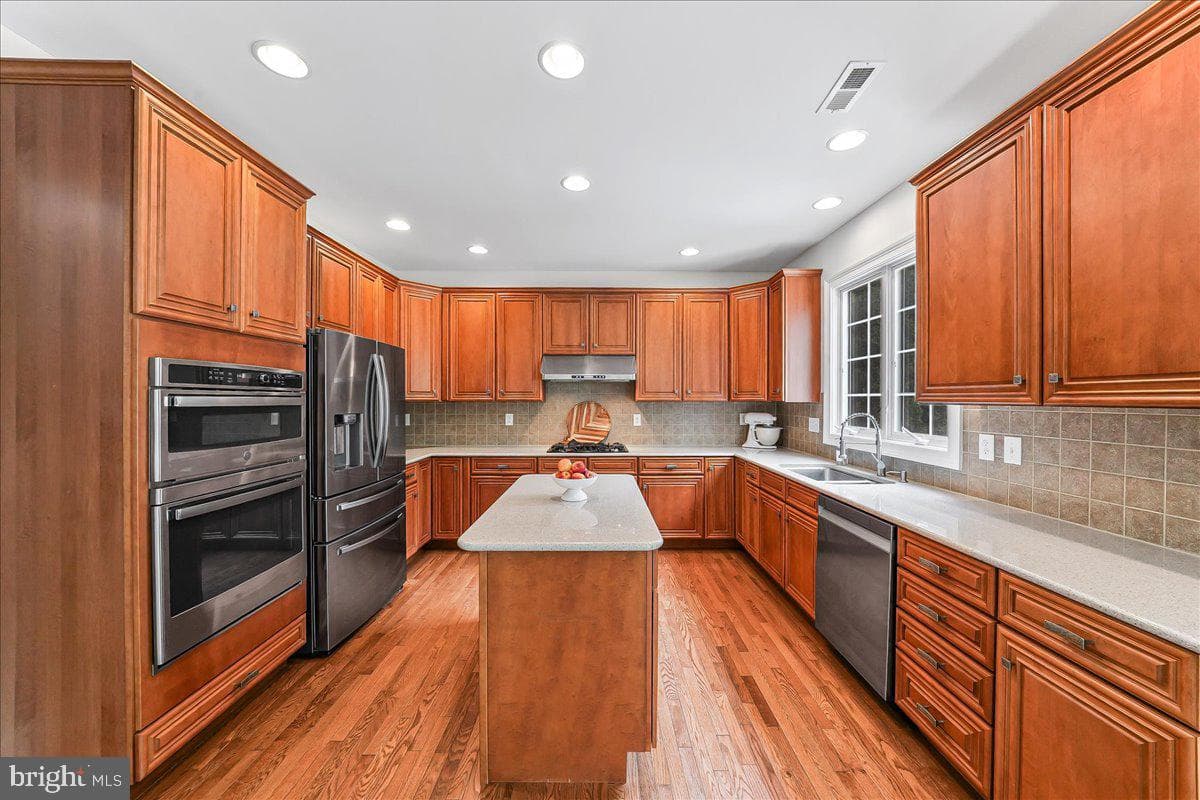 509 Radek Court photo 14