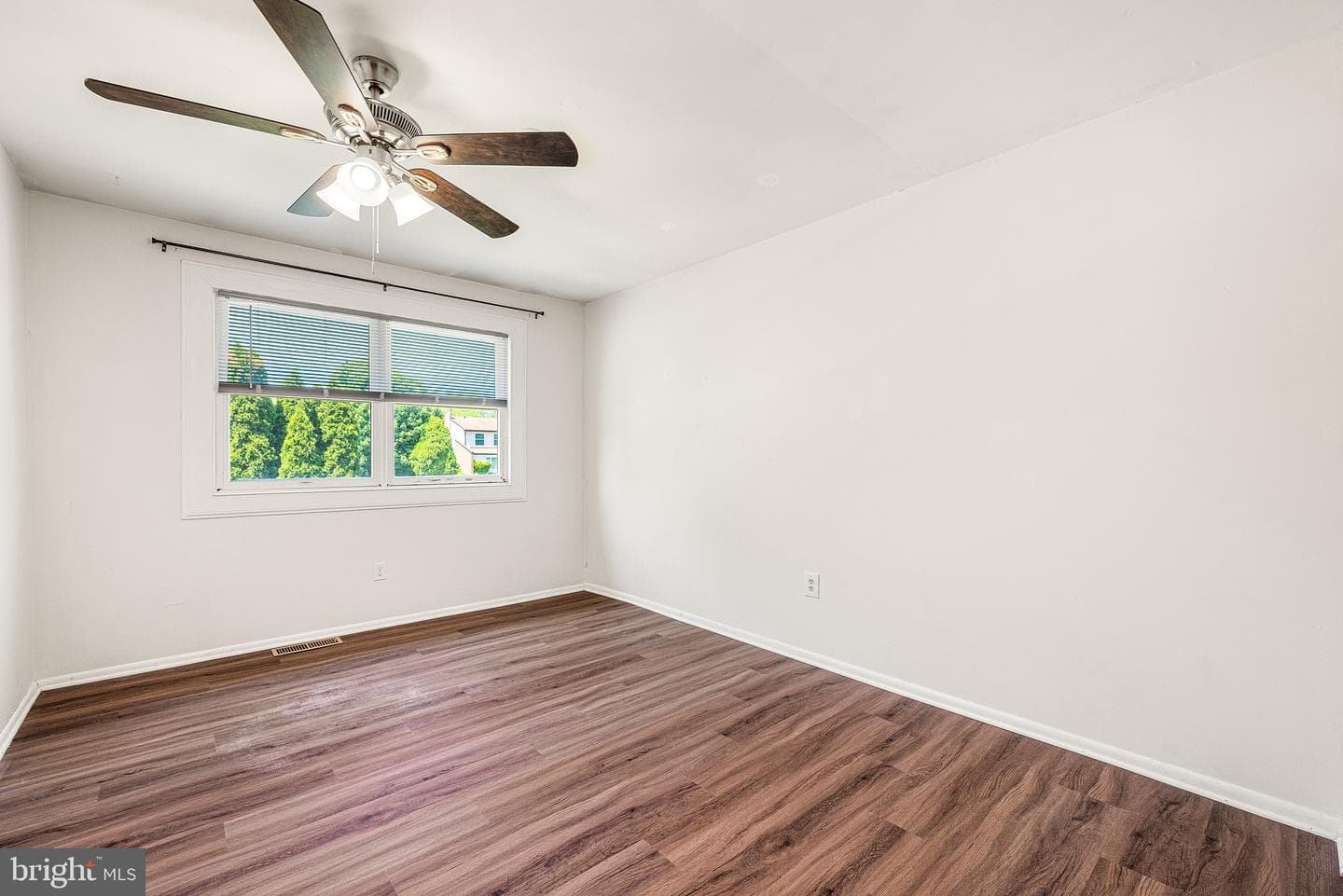 100 Argyll Ct photo 19
