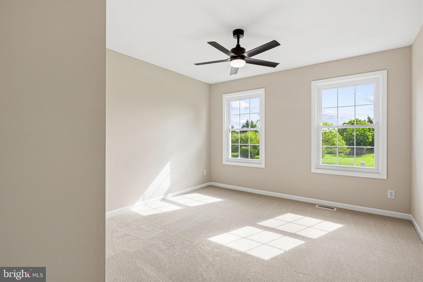 121 Cooper Lane photo 32