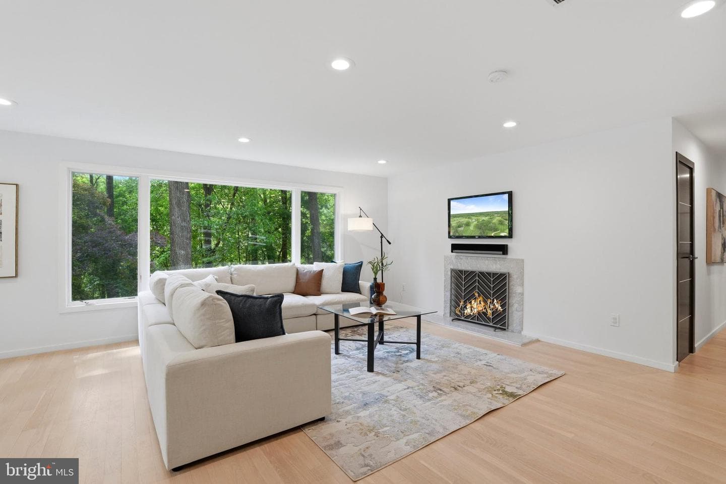 695 Knox Road photo 11