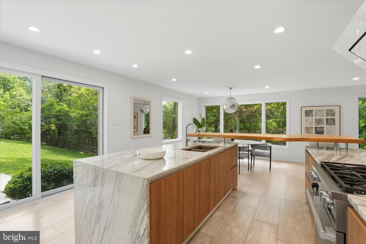 695 Knox Road photo 5