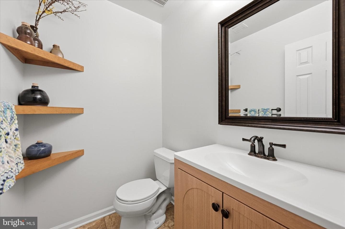 5 Chaddwyck Lane photo 10