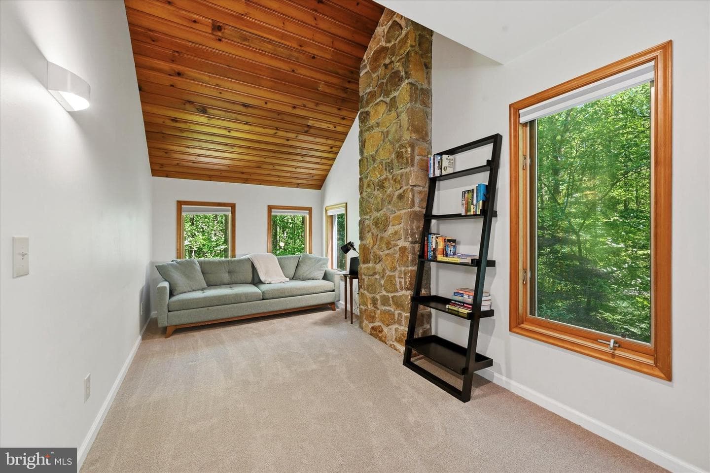 5 Chaddwyck Lane photo 22