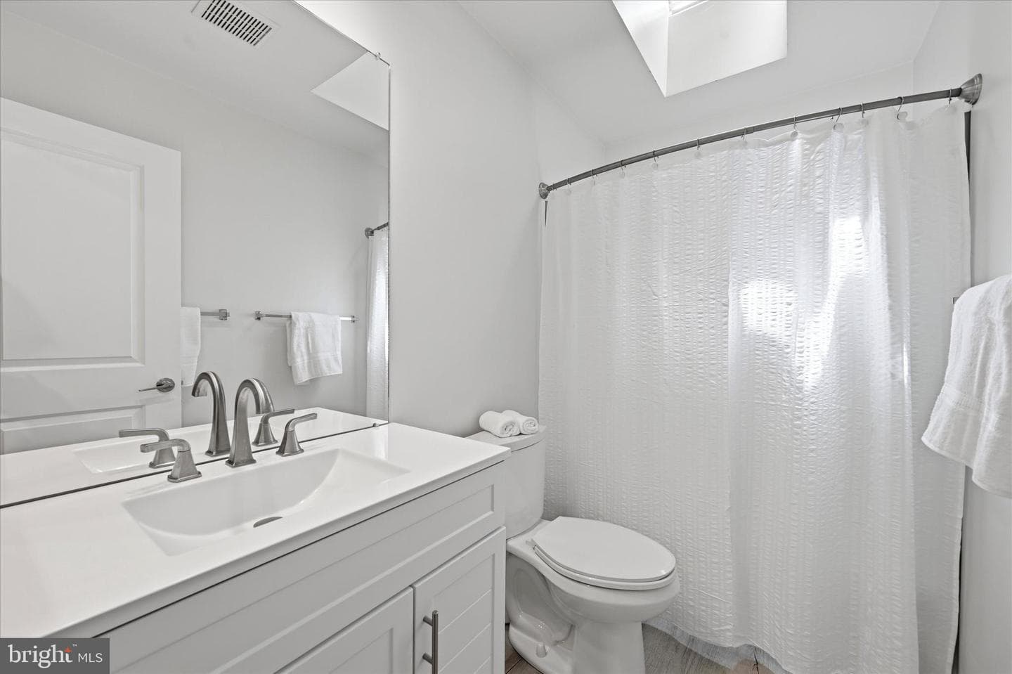 5 Chaddwyck Lane photo 29